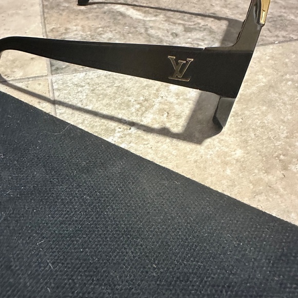 Louis Vuitton Black Sunglasses - Picture 4 of 6